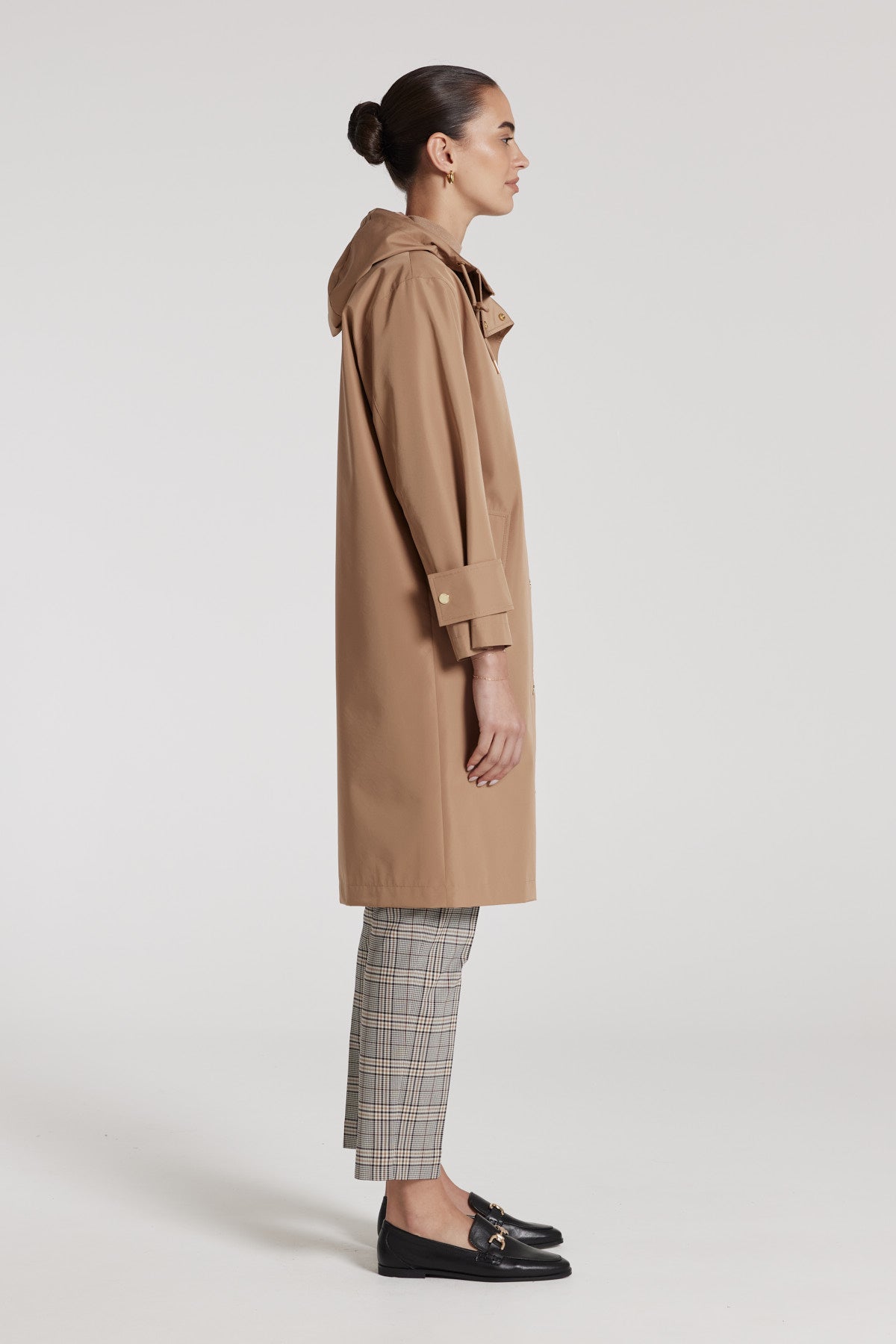 Highlands Raincoat - Parchment-Perri Cutten